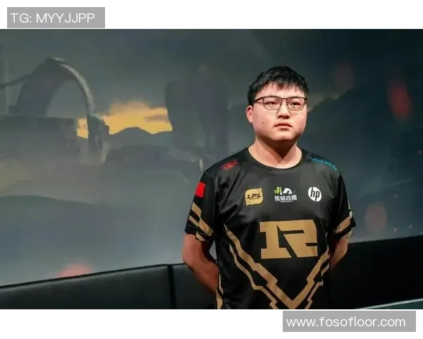 RNG团队协作引发热议电竞圈对其表现的争议与反思